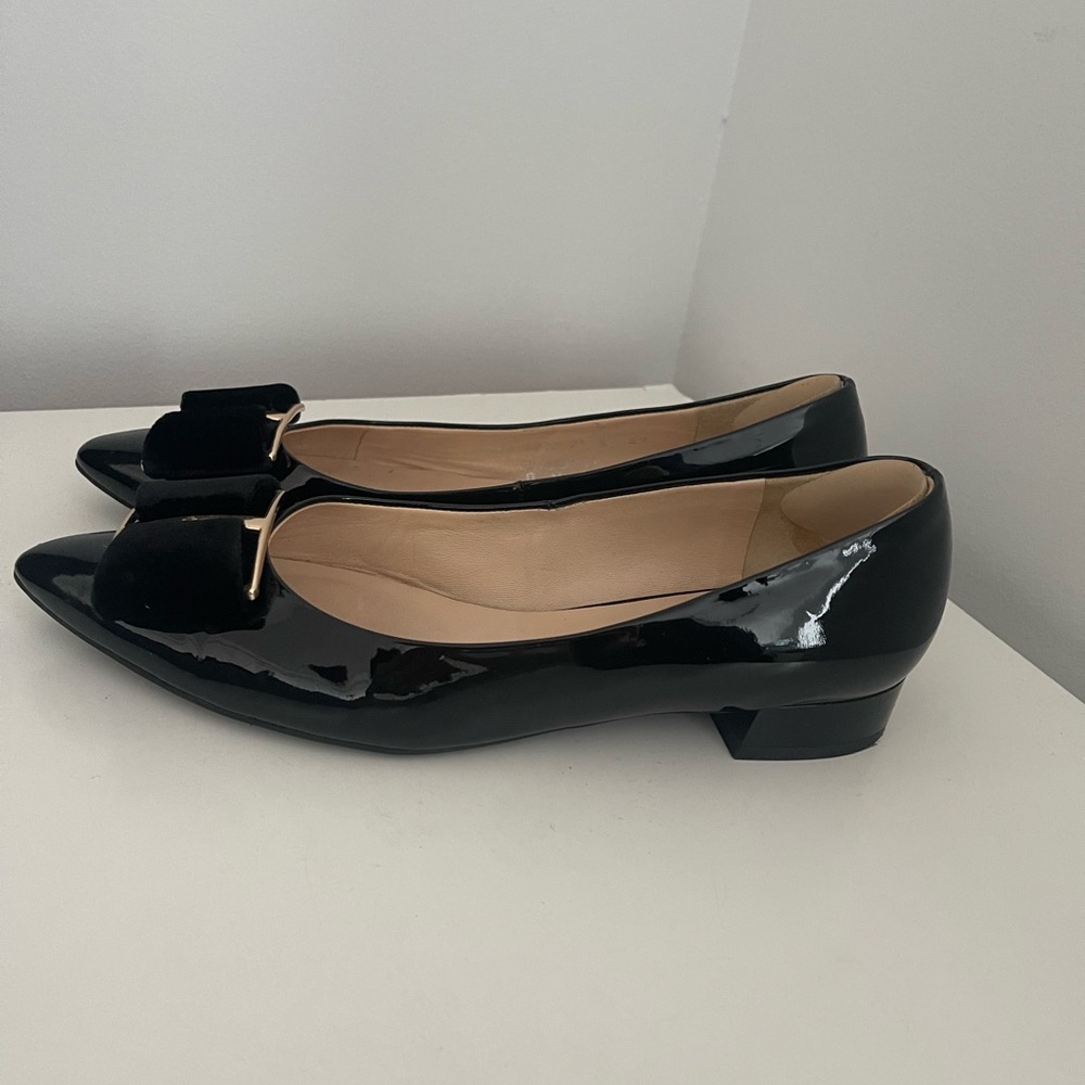 Hogl patent leather pointed shoe